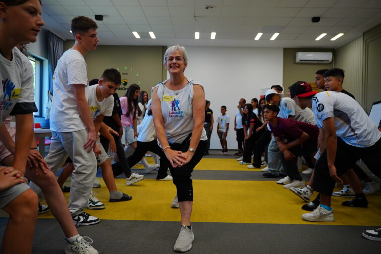 𝑫𝒊𝒕𝒂 𝒆 𝒕𝒓𝒆𝒕𝒆̈ 𝒆 𝑺𝒉𝒌𝒐𝒍𝒍𝒆̈𝒔 𝑽𝒆𝒓𝒐𝒓𝒆