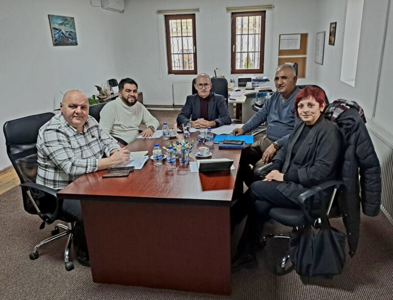 𝑻𝒂𝒌𝒊𝒎 𝒎𝒆 𝑫𝒓𝒆𝒋𝒕𝒐𝒓𝒊𝒏 𝒆 𝑫𝒓𝒆𝒋𝒕𝒐𝒓𝒊𝒔𝒆̈ 𝒑𝒆̈𝒓 𝑨𝒓𝒔𝒊𝒎, 𝑺𝒉𝒌𝒆𝒏𝒄𝒆̈ 𝒅𝒉𝒆 𝑻𝒆𝒌𝒏𝒐𝒍𝒐𝒈𝒋𝒊 𝒏𝒆̈ 𝑲𝒐𝒎𝒖𝒏𝒆̈𝒏 𝒆 𝑮𝒋𝒂𝒌𝒐𝒗𝒆̈𝒔